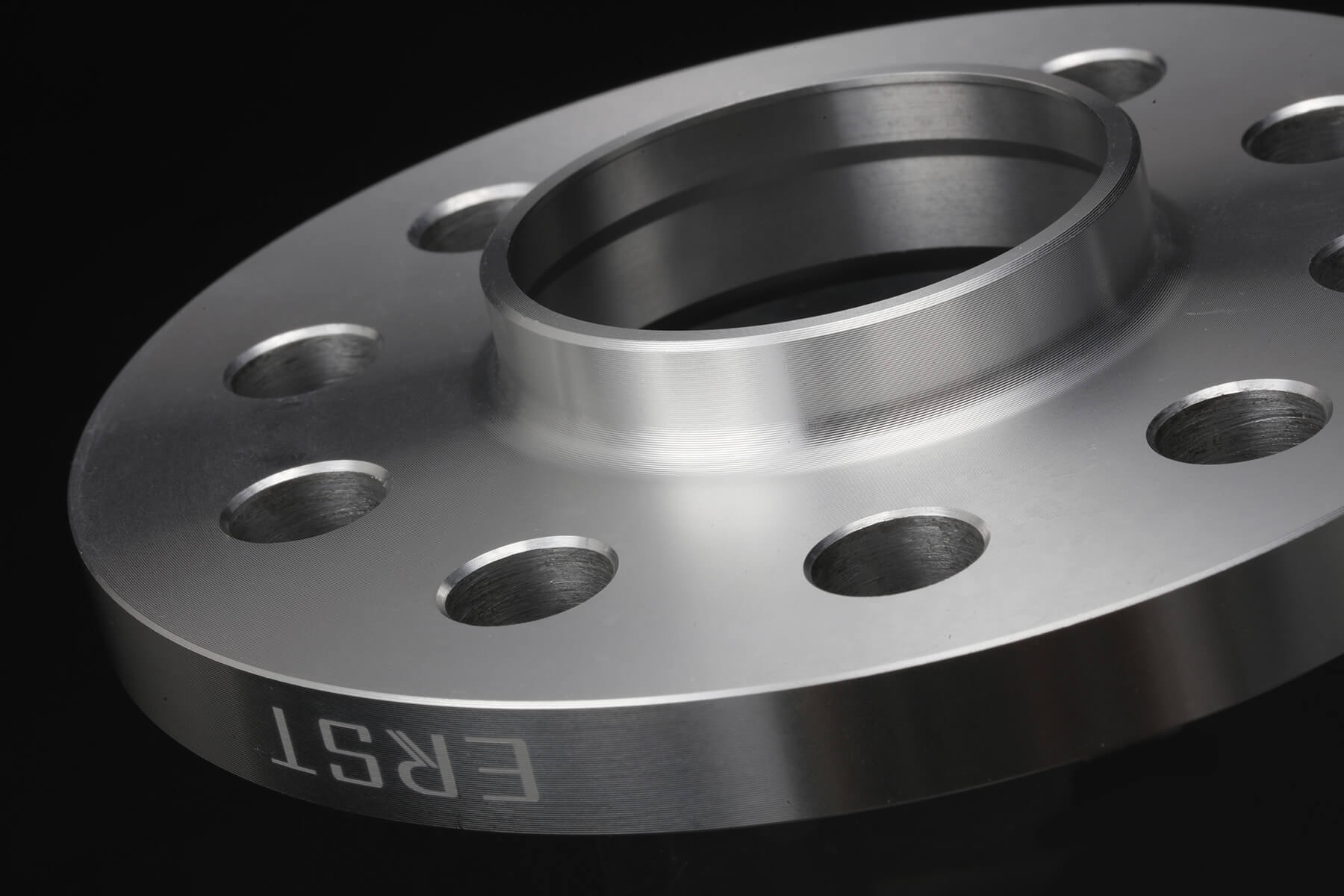 By reducing the taper of the center hub part, we increased matching rates for most of wheels.
