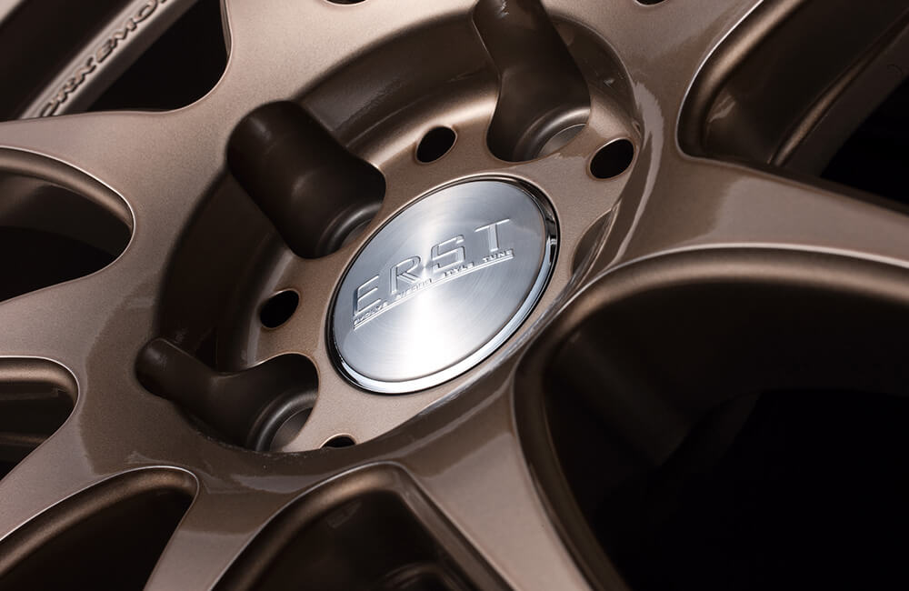 Lean and sharpened design accomplish this sporty wheel.
